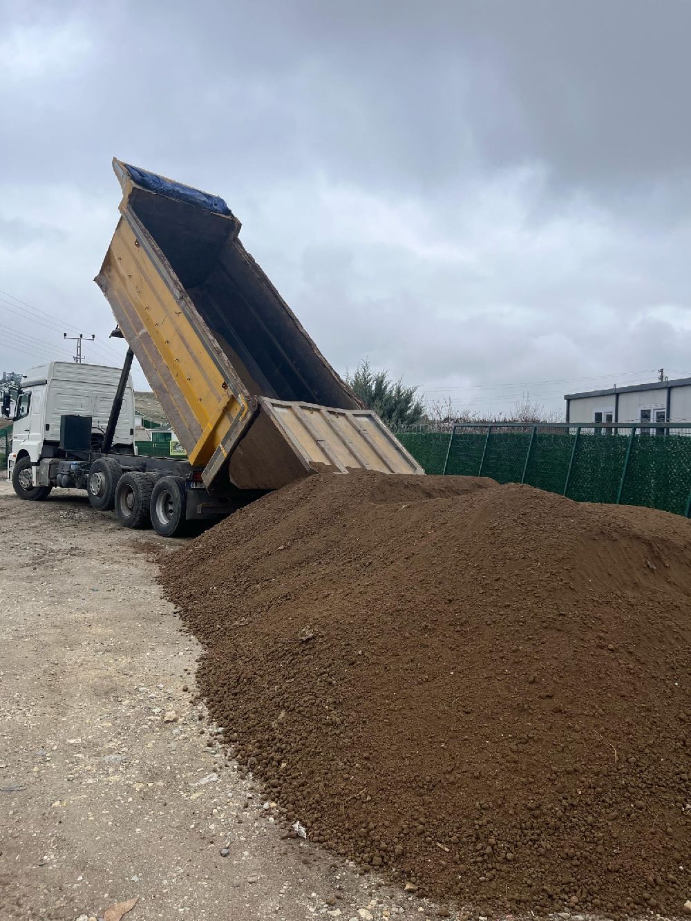 Ankara'da 1 Kamyon Hayvan Gübresi Fiyatı, 1.600 ₺ (NAKLİYE DAHİL FİYATIMIZ)